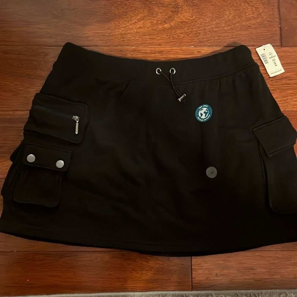 Black Aeropostale skirt with pockets size medium